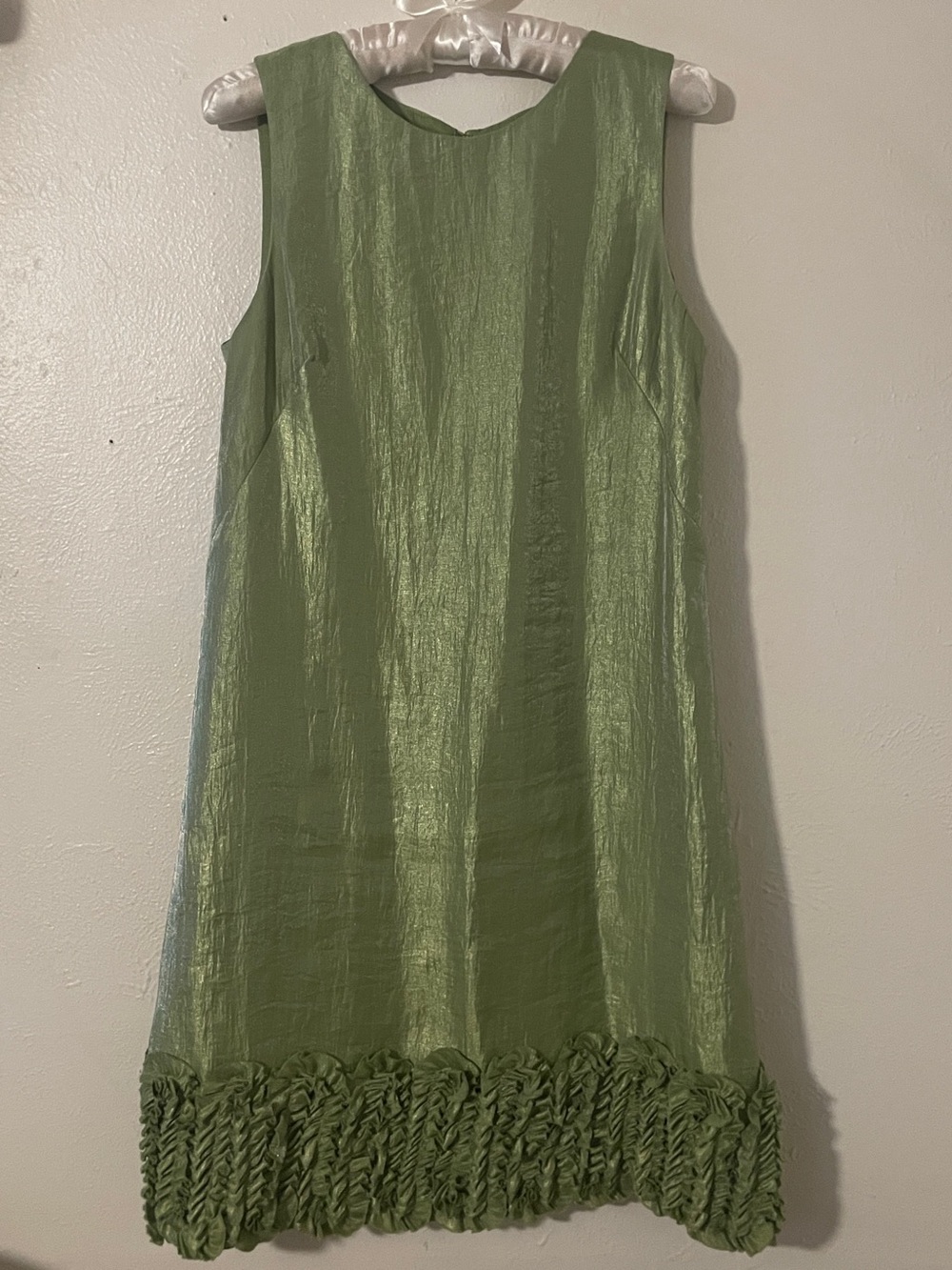 London Times Iridescent Celadon Rayon Blend Ruffled Hem Sheath Dress 6